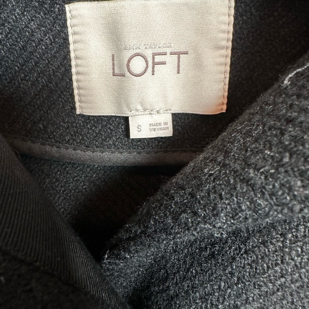 LOFT Black Cape with Faux Fur Collar - Picture 2 of 6